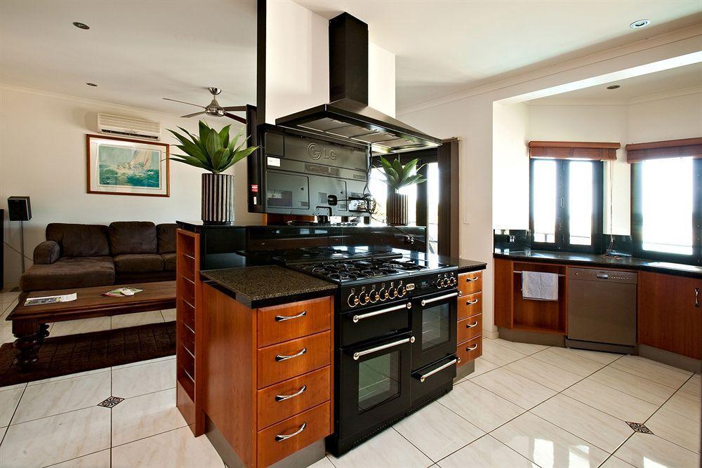 אפרטהוטל איירלי ביץ' At Waterfront Whitsunday Retreat - Adults Only מראה חיצוני תמונה