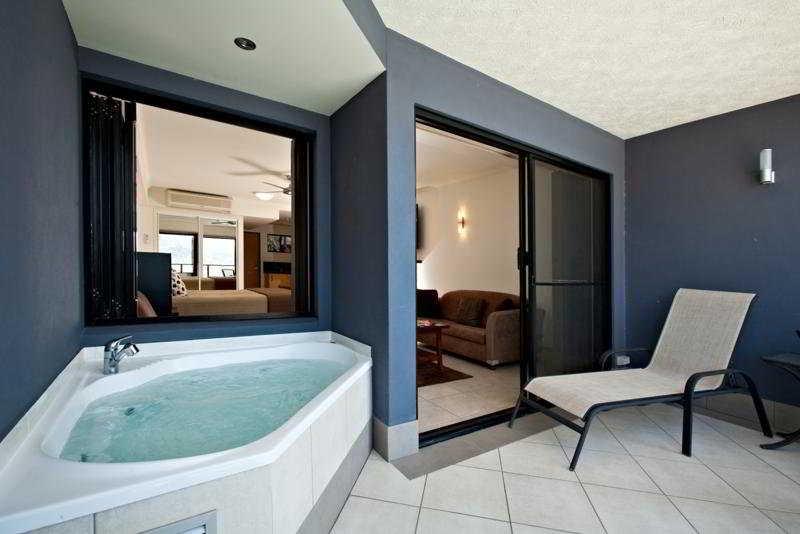 אפרטהוטל איירלי ביץ' At Waterfront Whitsunday Retreat - Adults Only מראה חיצוני תמונה