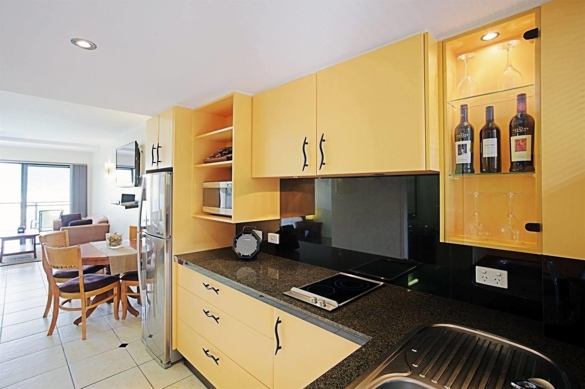 אפרטהוטל איירלי ביץ' At Waterfront Whitsunday Retreat - Adults Only מראה חיצוני תמונה