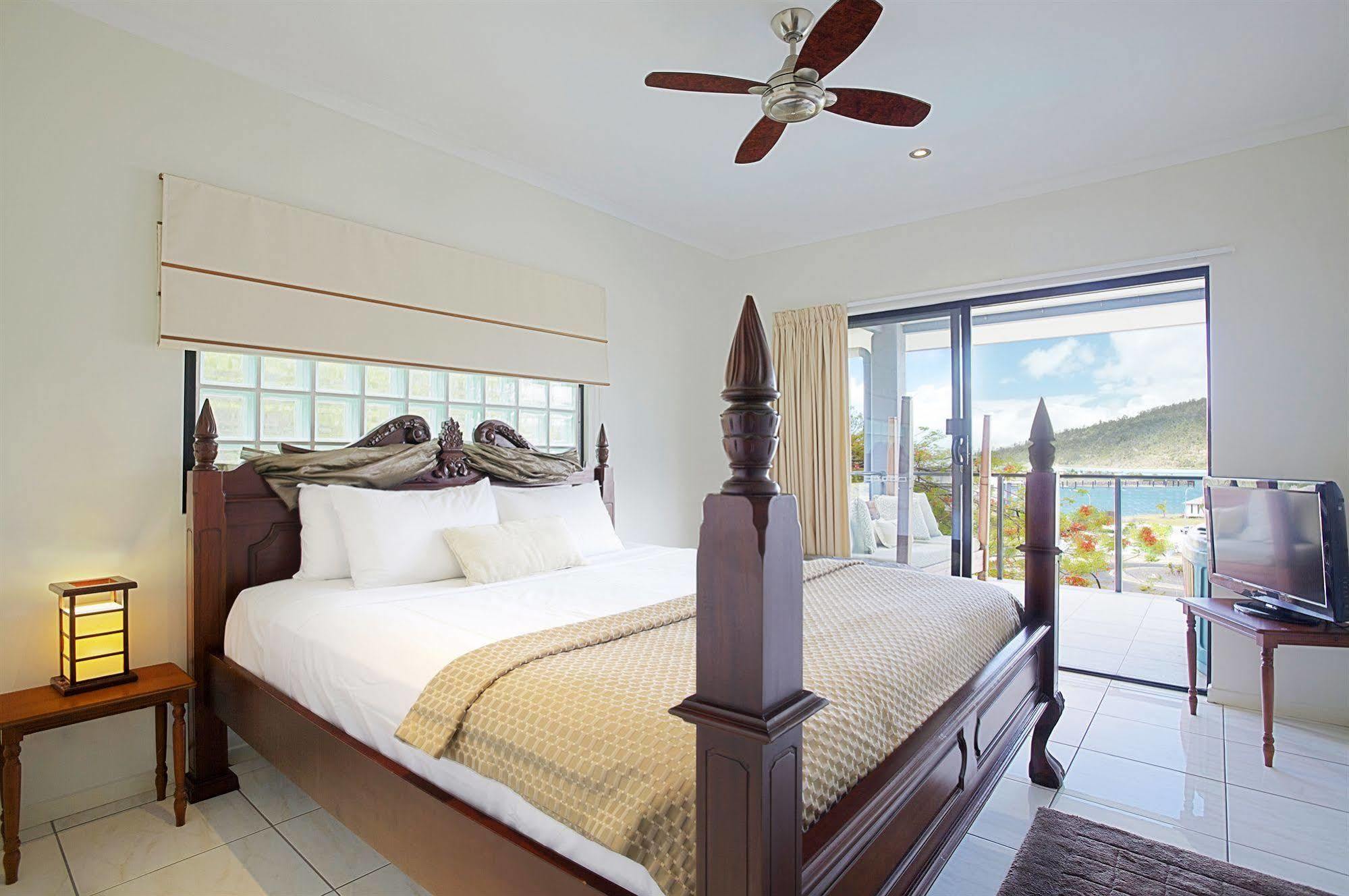 אפרטהוטל איירלי ביץ' At Waterfront Whitsunday Retreat - Adults Only מראה חיצוני תמונה
